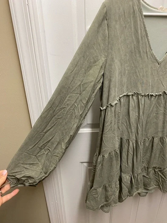 Altard State Sage Green V-Neck Tiered Tunic - Picture 4 of 4
